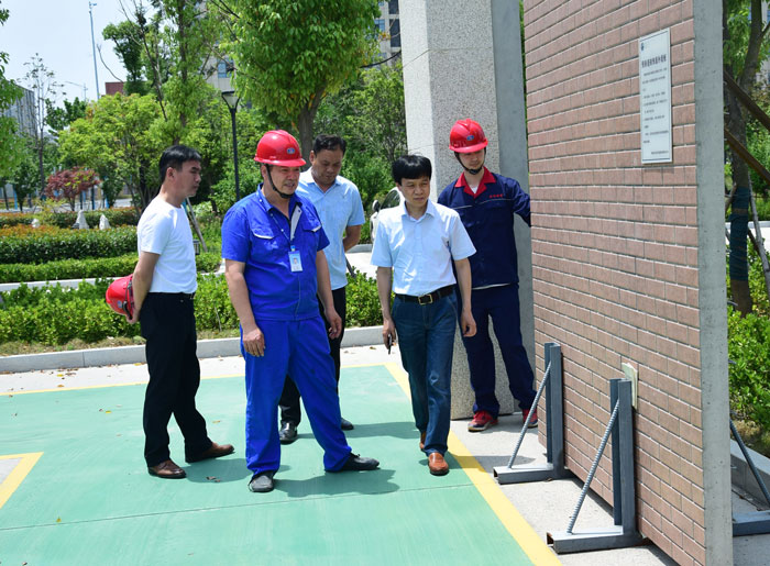 5月22日，市房管局黨組成員、副局長史兆軍到晶宮綠建集團(tuán)調(diào)研.jpg